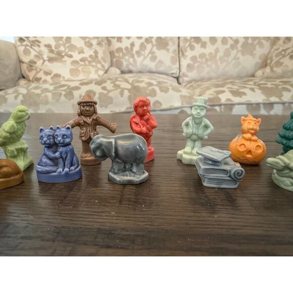 Vintage Wade Whimsies Glass Figurines – Lot of 17 - England - Picture 1 of 8